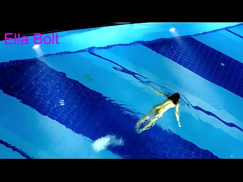 ❤️ No puedo dejar de mirar, joven rubia pillada nadando desnuda en la piscina del complejo ELLA BOLT ❌ Porno ruso en es.hotpornphotos.ru ❌️